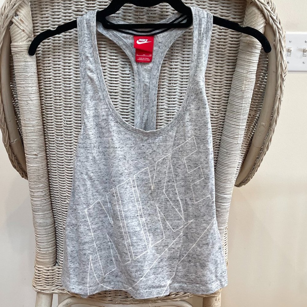 Nike Gray Tanktop | Cropped, Loose